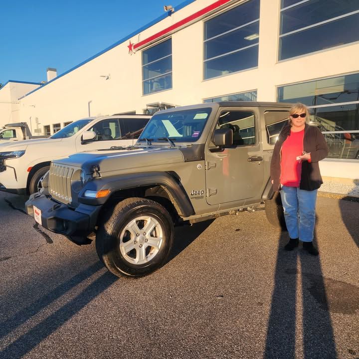 Lisa with their 2020 Jeep Wrangler