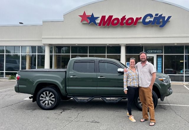 Drew and Grace's delivery