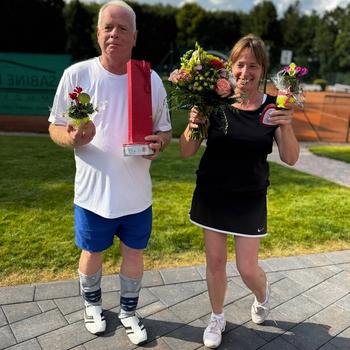 Danke an die Turnierleitung: Karina und Heinz