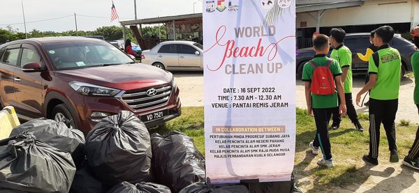 MEMBERSIH KAWASAN PANTAI REMIS JERAM DI KUALA SELANGOR - Image 60
