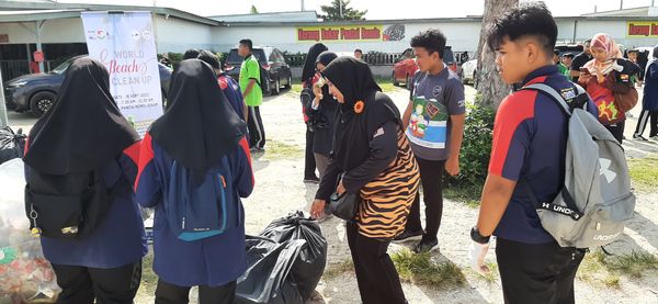 MEMBERSIH KAWASAN PANTAI REMIS JERAM DI KUALA SELANGOR - Image 58