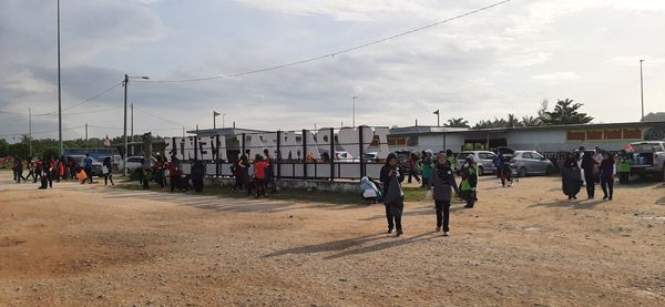 MEMBERSIH KAWASAN PANTAI REMIS JERAM DI KUALA SELANGOR - Image 15