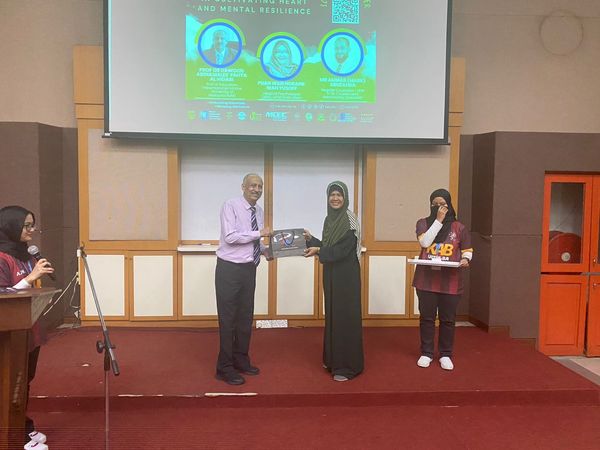 PMP X UITM SHAH ALAM, MENTAL HEALTH TALK: OVERCOMING ADVERSITY IN CULTIVATING HEART & MENTAL RESILIENCE - Image 3