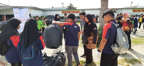 MEMBERSIH KAWASAN PANTAI REMIS JERAM DI KUALA SELANGOR - Image 57