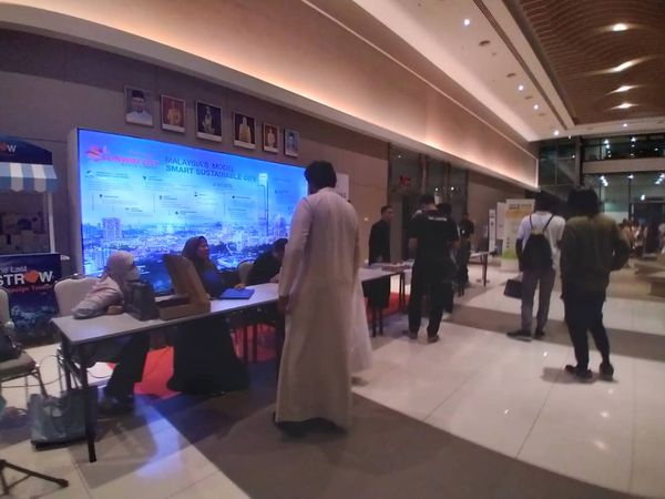 SHEIKH ASSIM HAKEEM TALK. SOCIAL MEDIA : THE GOOD, THE BAD AND THE UGLY AT SUNWAY UNIVERSITY ORGANISED BY PMP SUBANG - Image 17