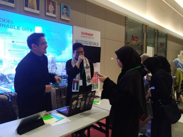 SHEIKH ASSIM HAKEEM TALK. SOCIAL MEDIA : THE GOOD, THE BAD AND THE UGLY AT SUNWAY UNIVERSITY ORGANISED BY PMP SUBANG - Image 15