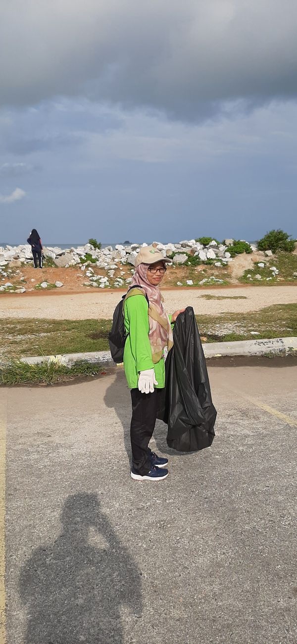 MEMBERSIH KAWASAN PANTAI REMIS JERAM DI KUALA SELANGOR - Image 43