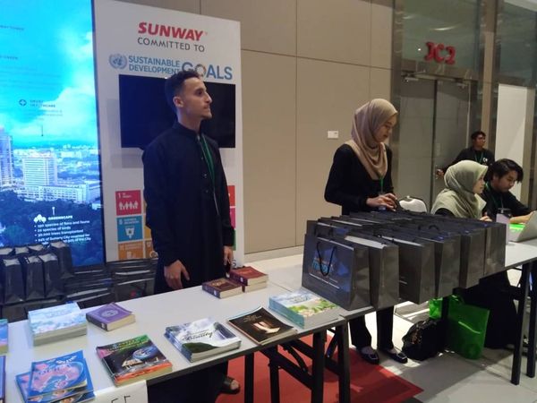 SHEIKH ASSIM HAKEEM TALK. SOCIAL MEDIA : THE GOOD, THE BAD AND THE UGLY AT SUNWAY UNIVERSITY ORGANISED BY PMP SUBANG - Image 19