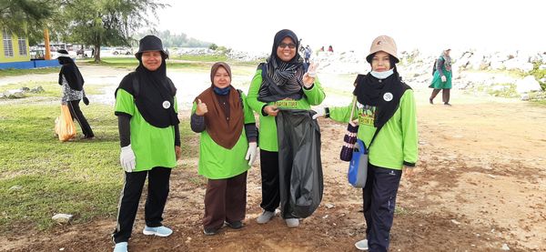 MEMBERSIH KAWASAN PANTAI REMIS JERAM DI KUALA SELANGOR - Image 55