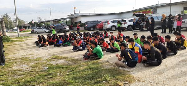 MEMBERSIH KAWASAN PANTAI REMIS JERAM DI KUALA SELANGOR - Image 2