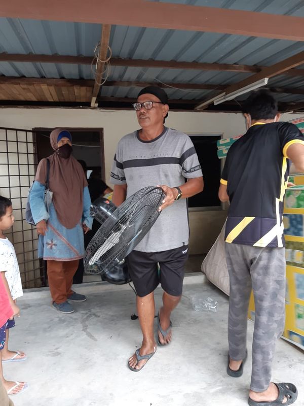 BANTUAN MANGSA BANJIR - Image 69