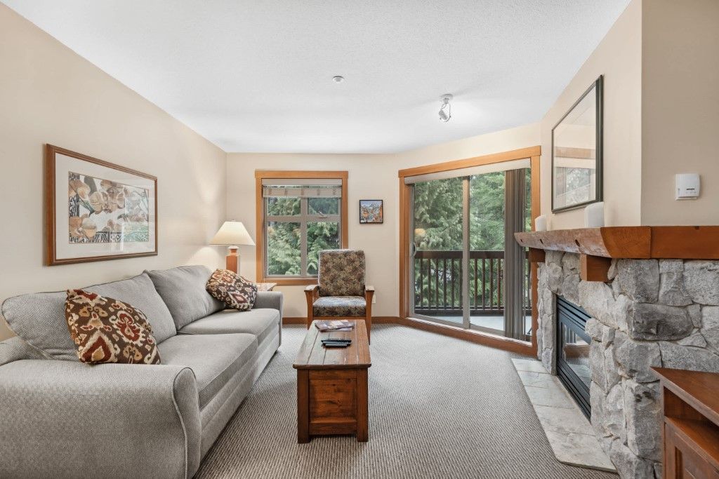 Lost Lake Lodge - 1 Bedroom Suite thumbnail 2