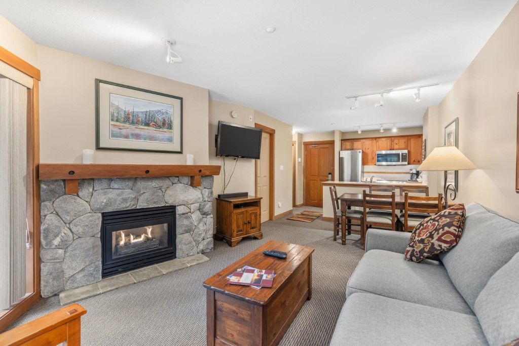 Lost Lake Lodge - 1 Bedroom Suite thumbnail 3