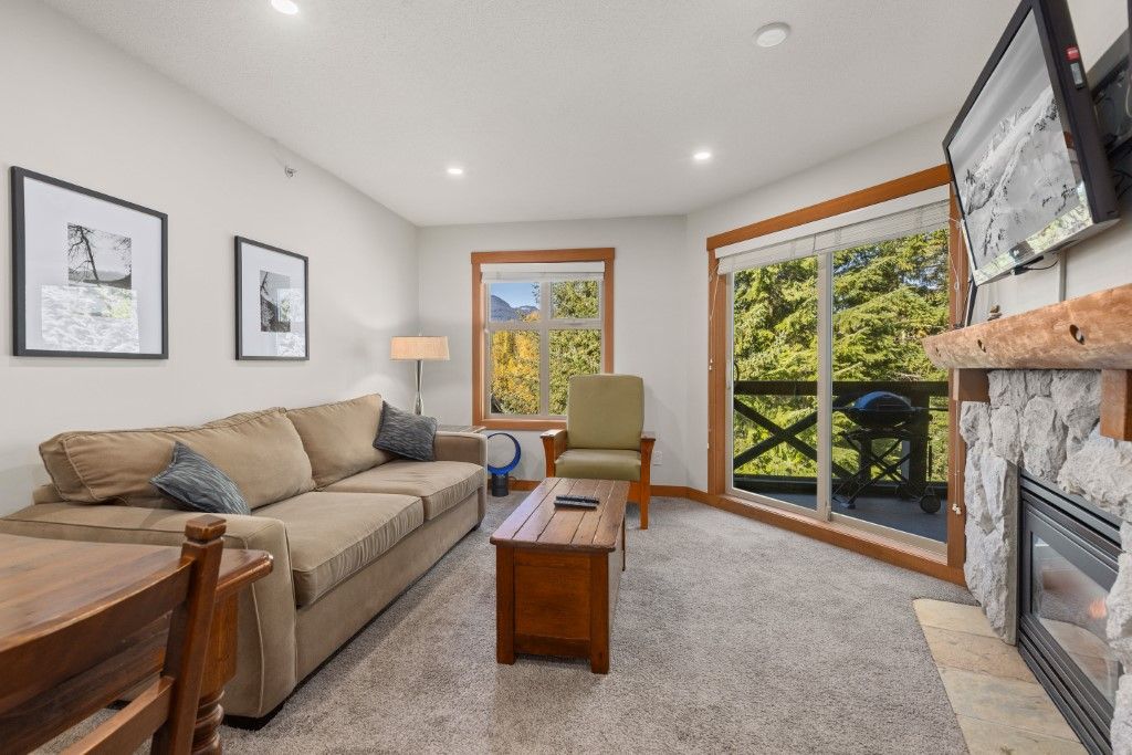 Lost Lake Lodge - 2 Bedroom Suite thumbnail 2