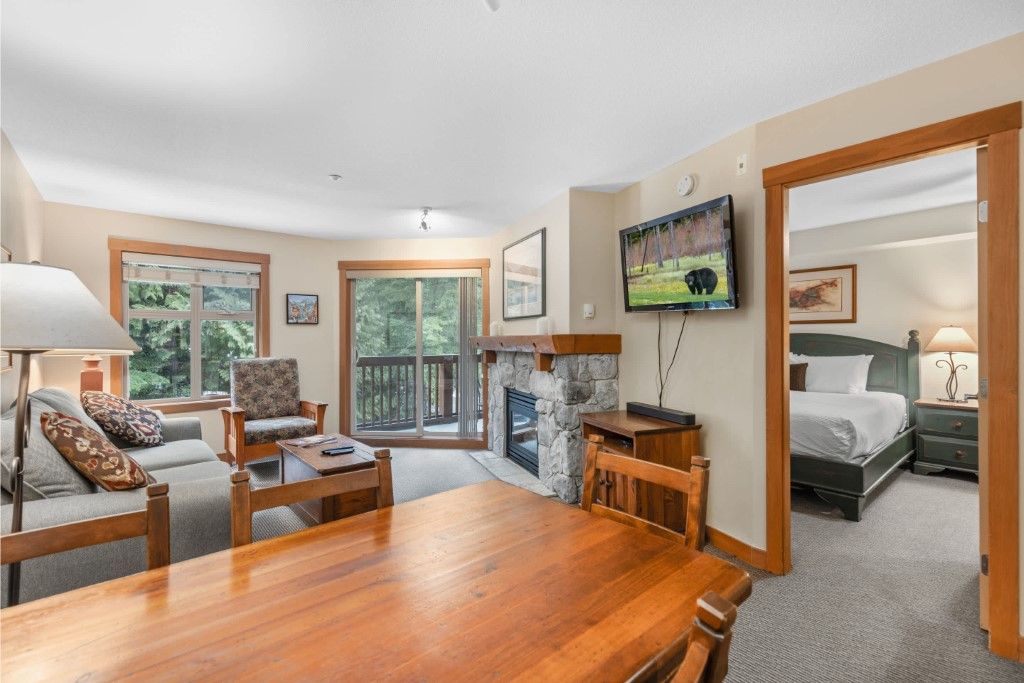 Lost Lake Lodge - 1 Bedroom Suite thumbnail 8