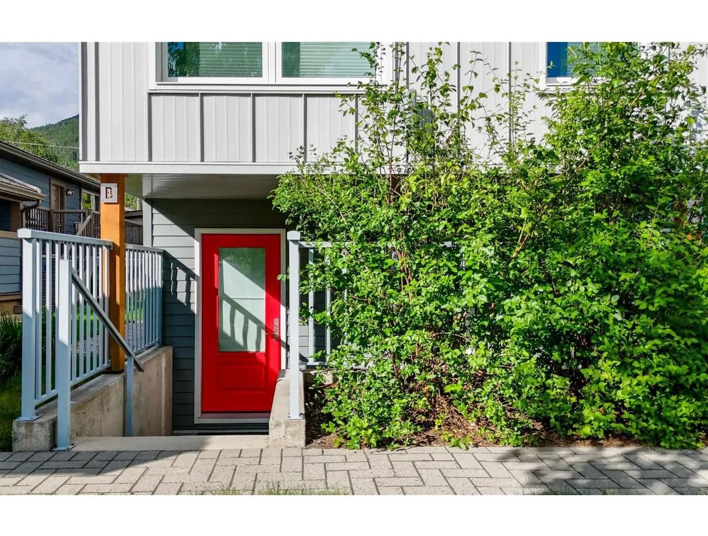 410B 4th St W. thumbnail 18