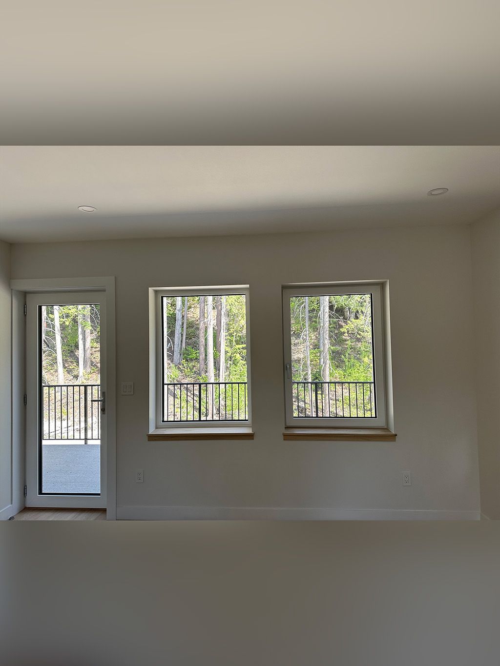 1034 Keystone Cres thumbnail 5