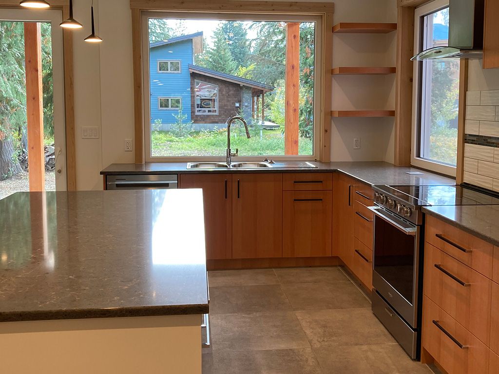 2041 Uplands Rd - Arrow Heights thumbnail 5
