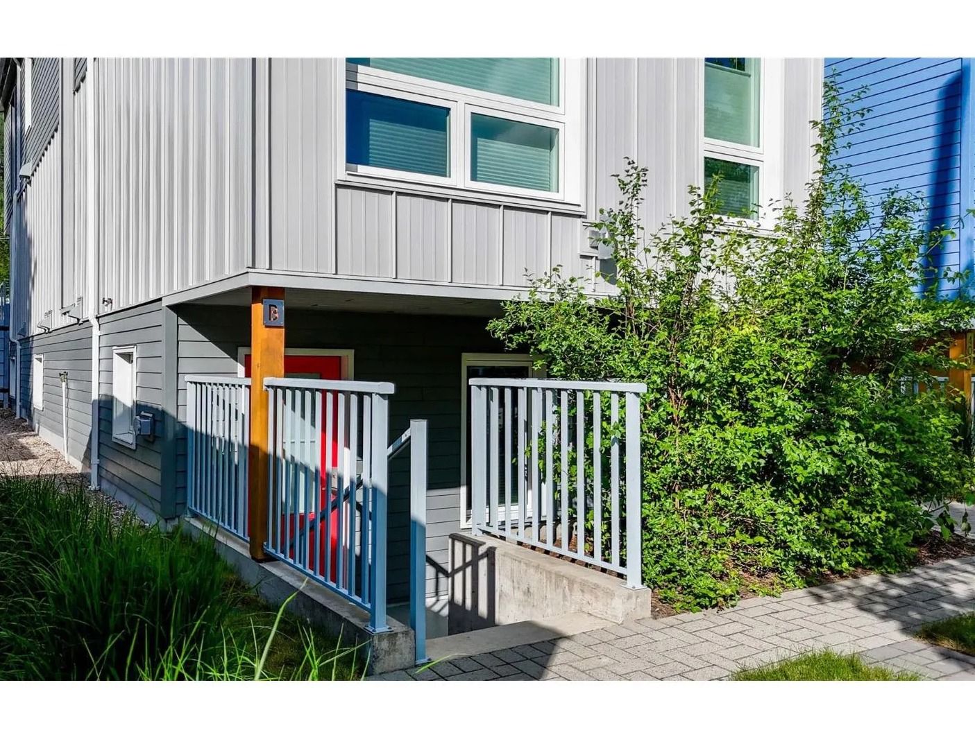 410B 4th St W. thumbnail 16