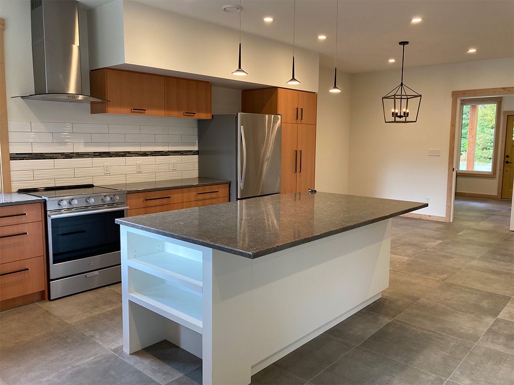 2041 Uplands Rd - Arrow Heights thumbnail 4