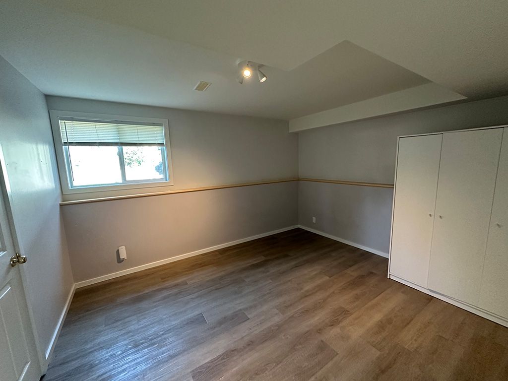 368 Pearkes Dr thumbnail 9
