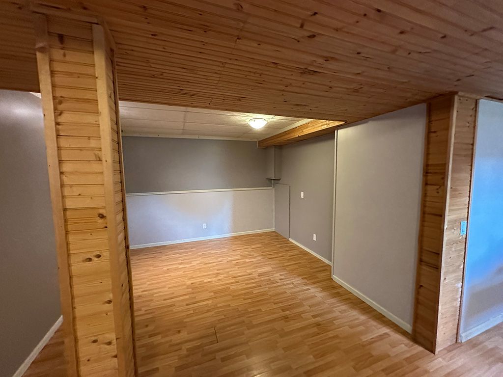 368 Pearkes Dr thumbnail 6