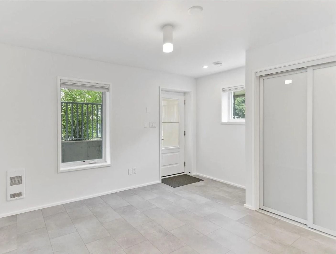 410B 4th St W. thumbnail 2