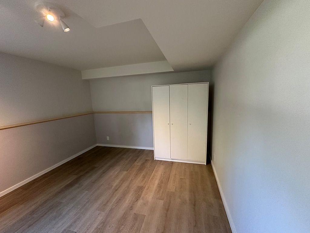 368 Pearkes Dr thumbnail 12