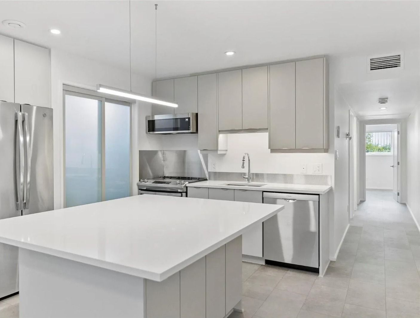 410B 4th St W. thumbnail 4