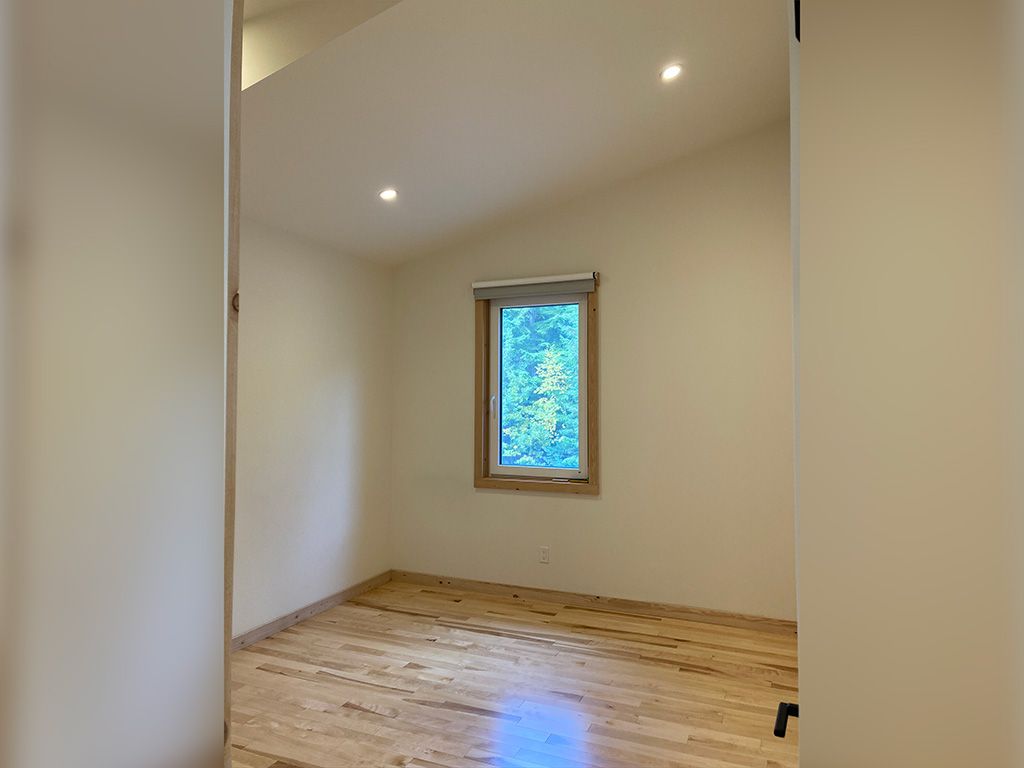 2041 Uplands Rd - Arrow Heights thumbnail 13