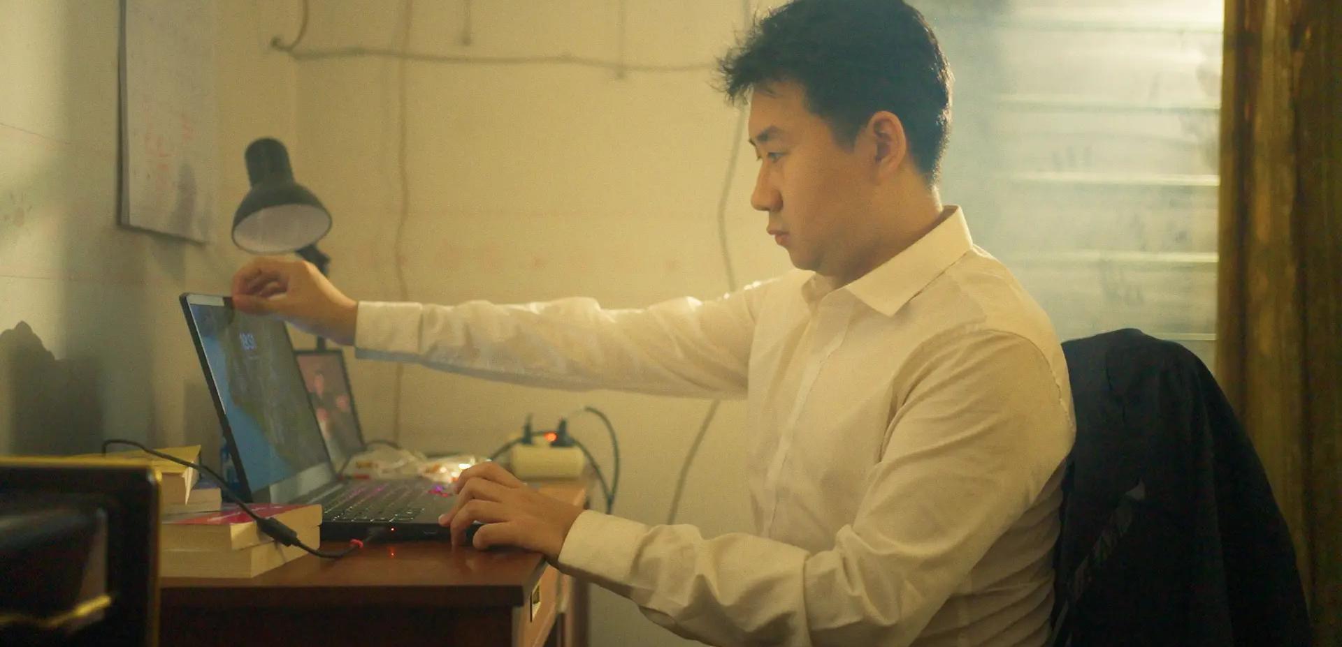 Perancangan Film Pendek Sebagai Sarana Pengekspresian Emosi Kesedihan Gen Z Pada Fase Quarter Life Crisis
