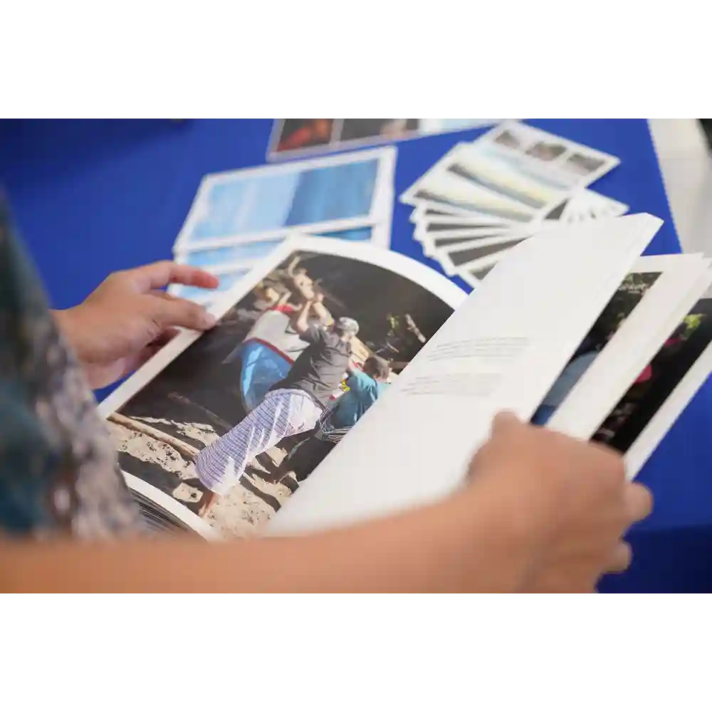 Perancangan Buku Esai Fotografi Sebagai Media Apresiasi Budaya dan Edukasi Tradisi Menangkap Paus di Lamalera, Kabupaten Lembata, Nusa Tenggara Timur.