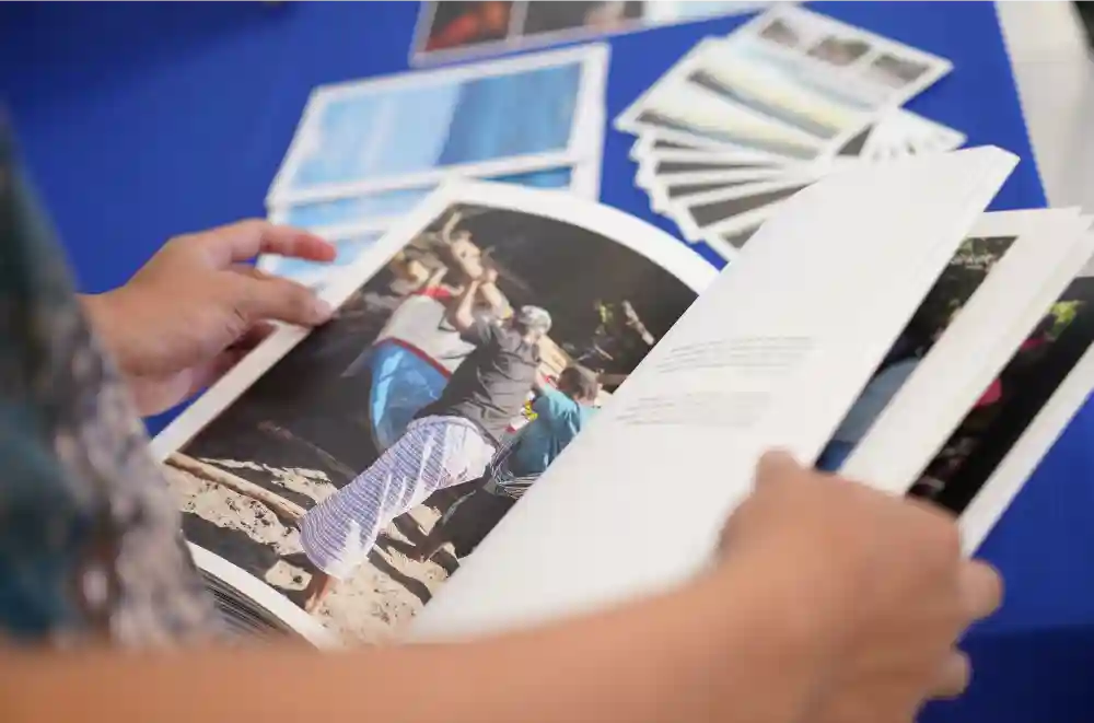 Perancangan Buku Esai Fotografi Sebagai Media Apresiasi Budaya dan Edukasi Tradisi Menangkap Paus di Lamalera, Kabupaten Lembata, Nusa Tenggara Timur.