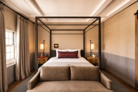 premiere-room