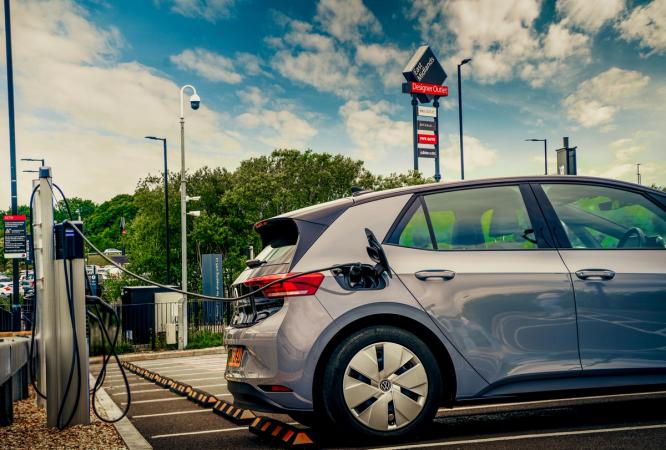 Improving Customer Experience in Retail with EV Charging