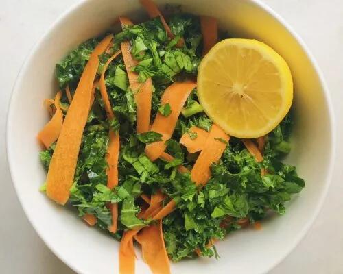 10 Easy Ways to Make a Seriously Delicious Kale Salad