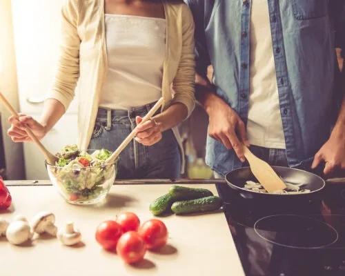 maintain healthy eating while quarantined with partner