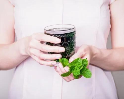 Chlorophyll Fact Vs. Fiction: What You Need to Know About This Health Trend