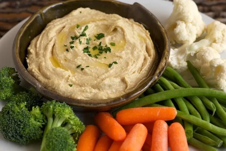 3 Ways To Use Hummus (Dedicated)