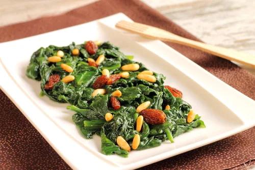 spinach and pine nuts salad|Cooked Spinach and Pine Nuts