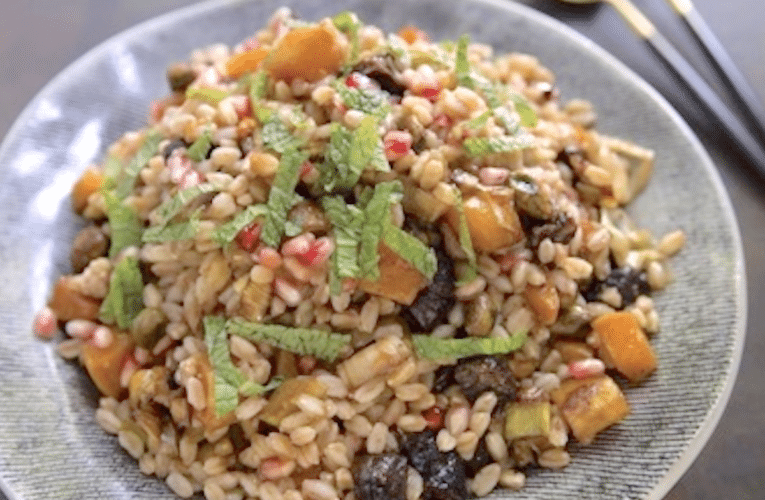 Farro Salad with Leeks and Pistachios