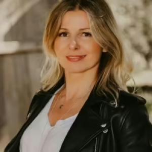 Laura Collis