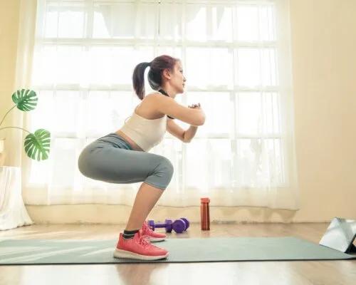 Strengthen Your Core in Less Than 10 Minutes a Day With These Short Ab Workouts
