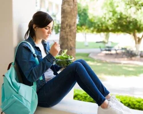Healthy Eating 101: How to Eat Healthy in College