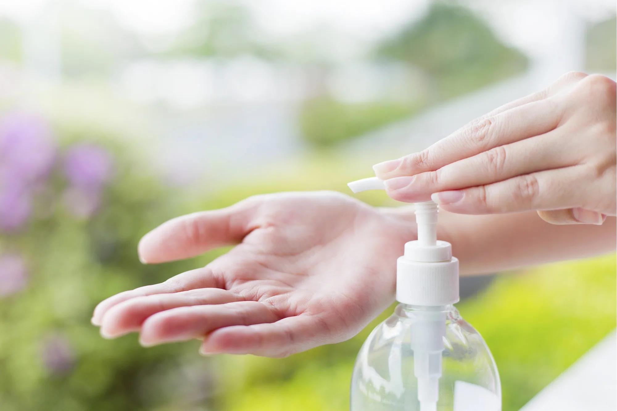 hand sanitizer vs soap effectiveness