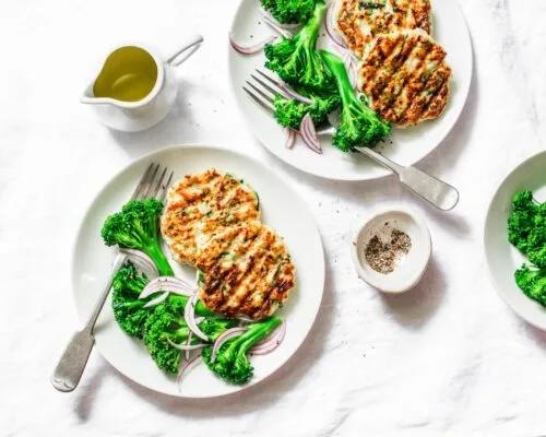 3 Healthy, Delicious Ways to Make a Chicken or Turkey Burger