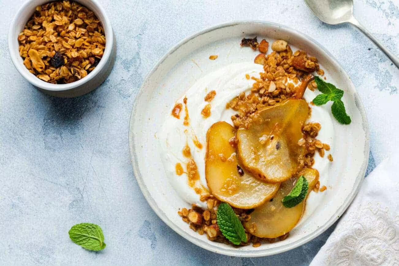 10 Healthy Low-Sugar Yogurts That Are Dietitian-Approved