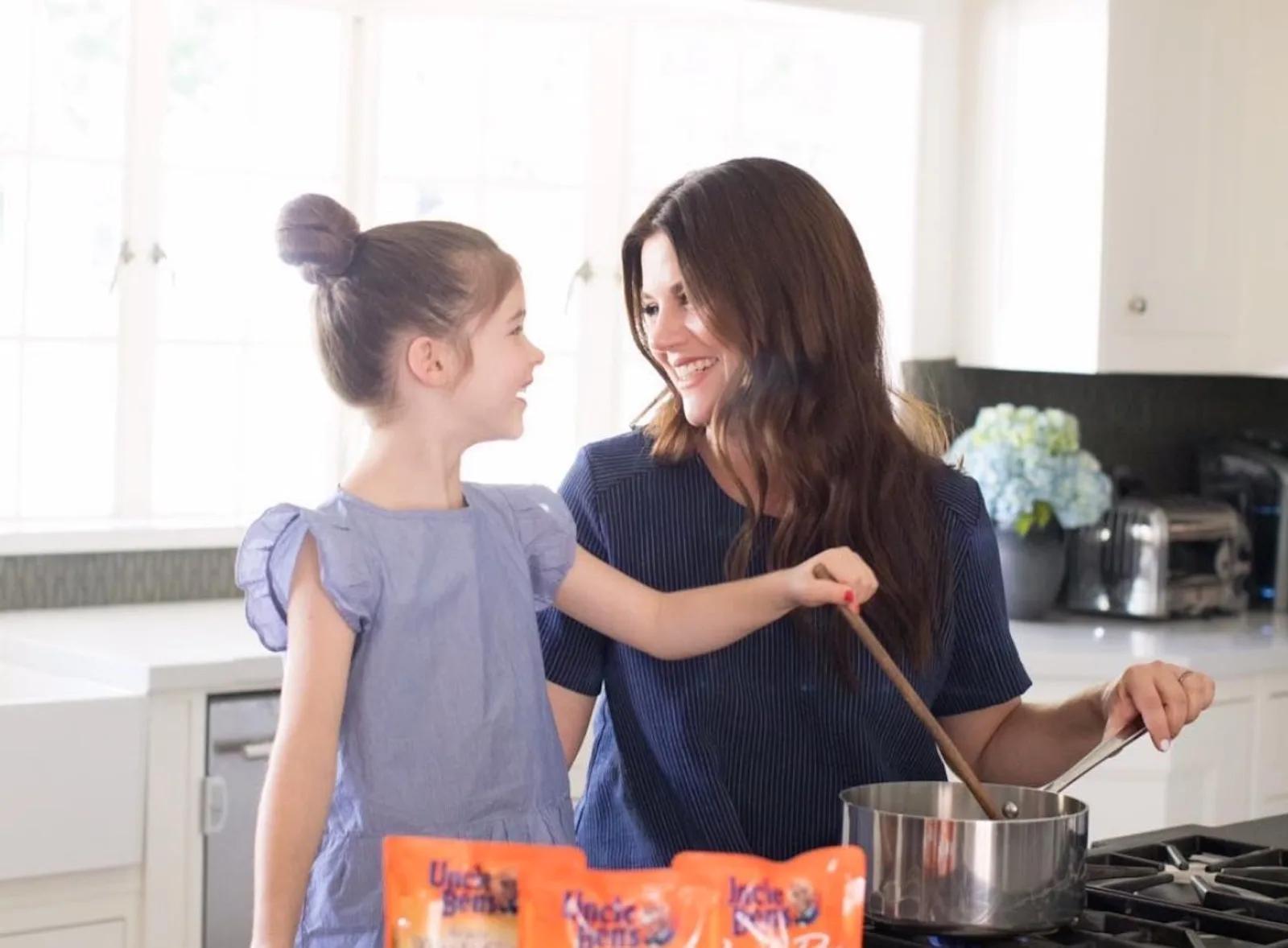 Tiffani Thiessen cooking for kids