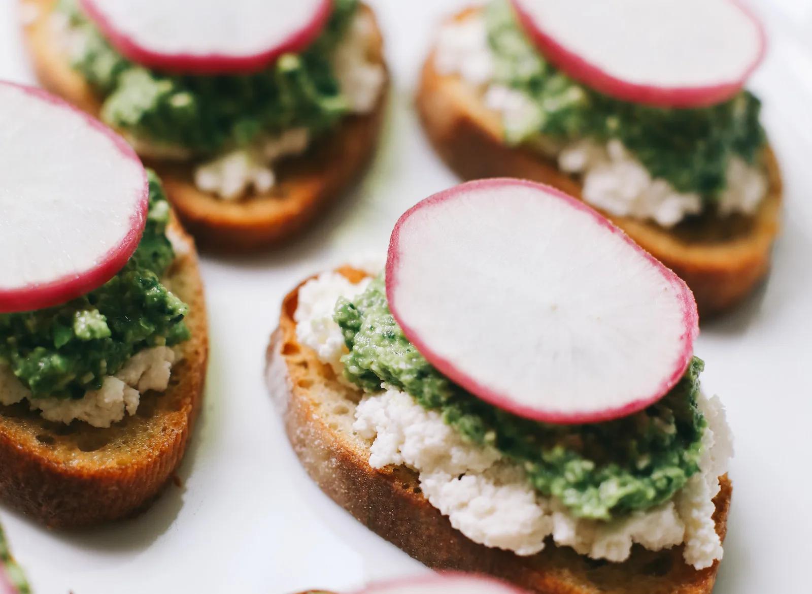 Pea Pesto Crostini