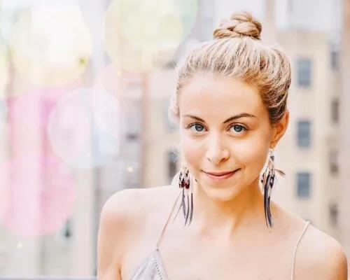 Why You Need a Community to Find Success as a Wellness Pro—and How to Build One